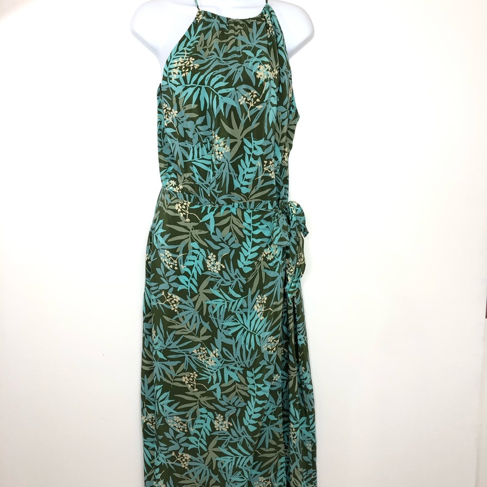 Maggy London sleeveless floral  silk wrap …